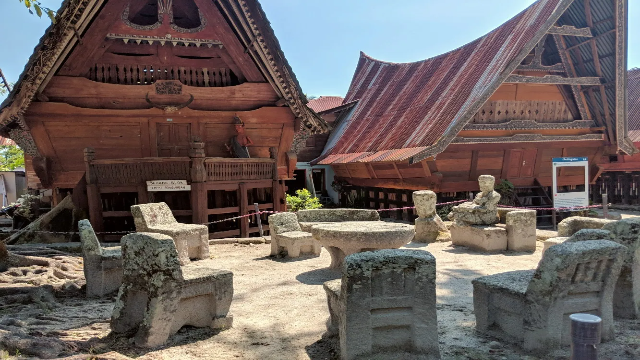 Desa Huta Siallagan: Warisan Budaya Batak Toba